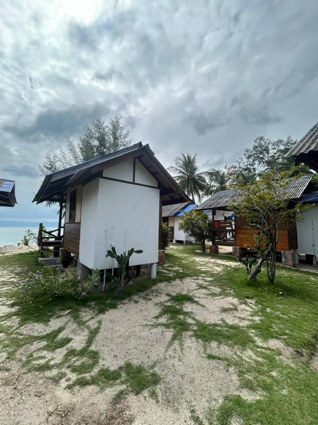 Pinks Bungalow Hotel Baan Tai Eksteriør billede