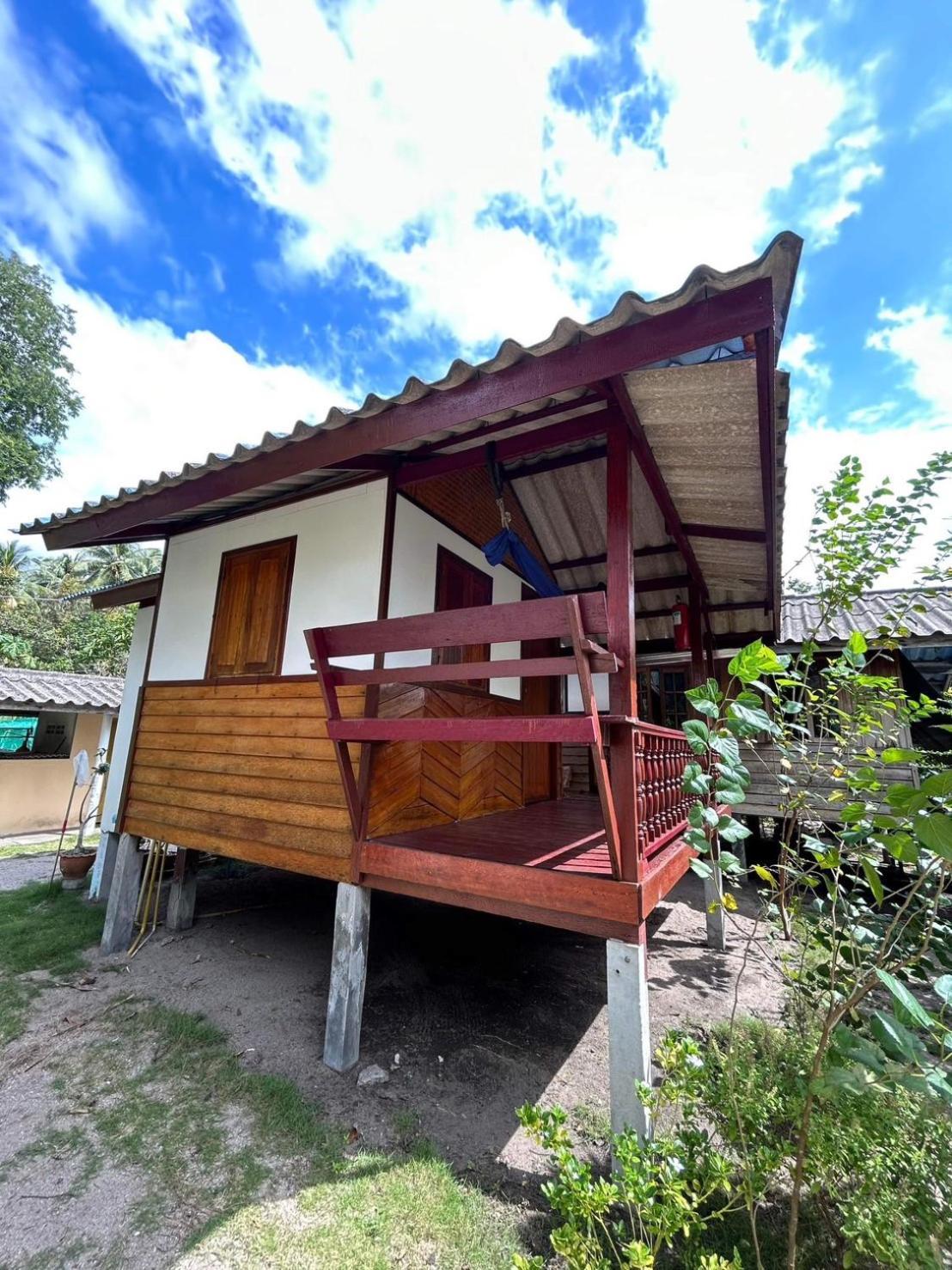 Pinks Bungalow Hotel Baan Tai Eksteriør billede