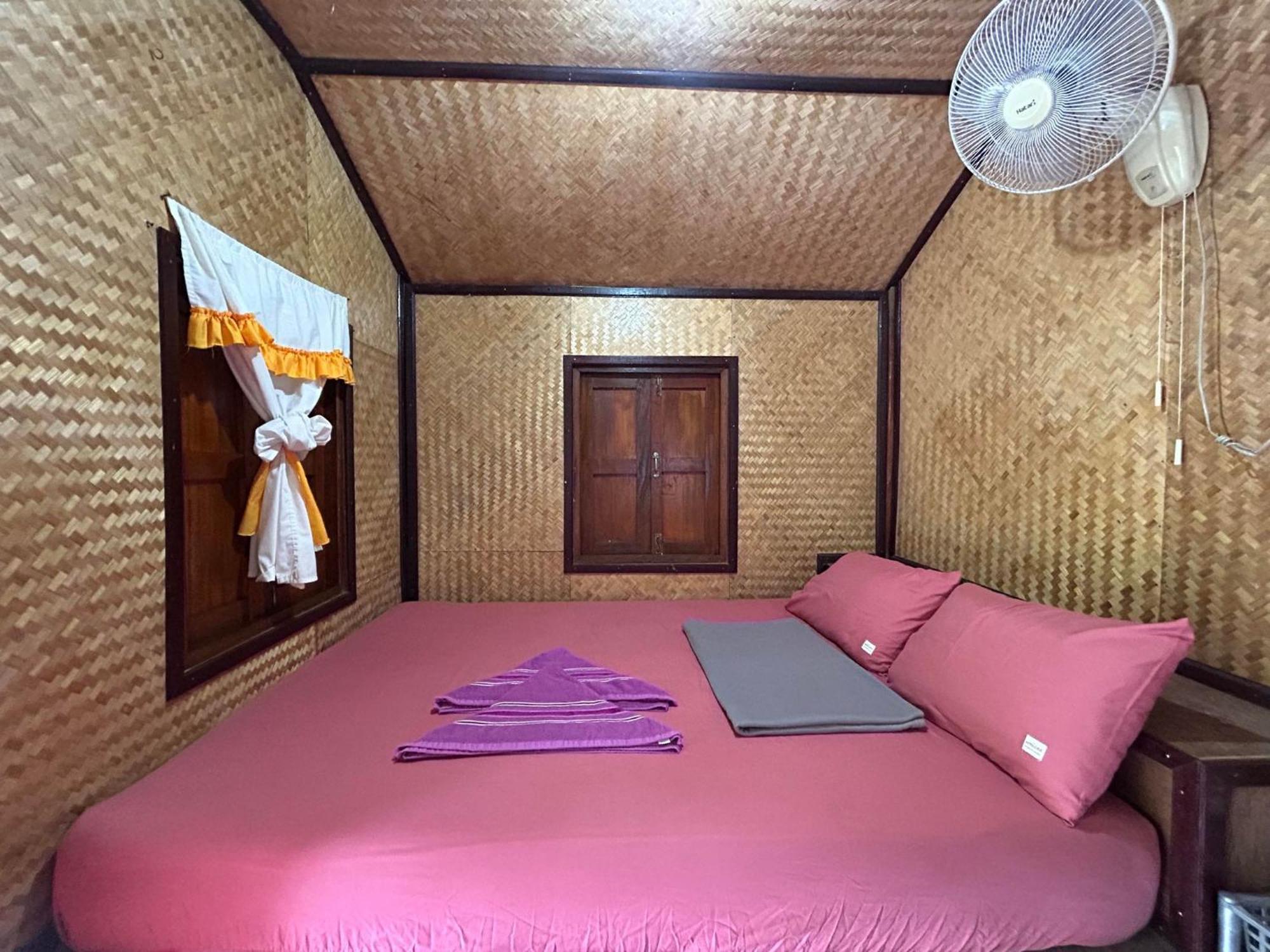 Pinks Bungalow Baan Tai Eksteriør billede